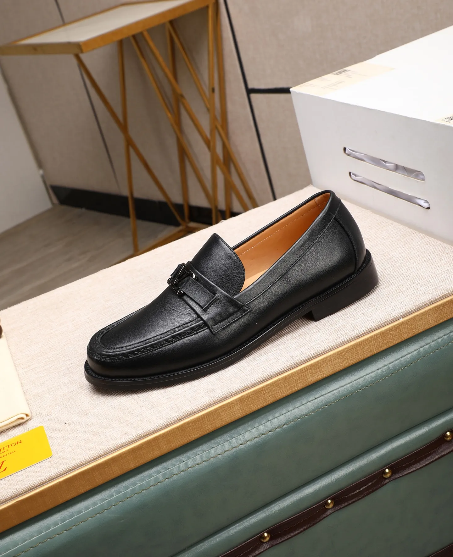 Men's shoes 💰480 📛📛(Niuli) high-end [LOUIS VUITTON】Louis Vuitton official website synchronizes new products👟Milan fashion catwalk style🇰🇾🇰🇾LV house logo, celebrity style, a must-have for fashionistas⚠️First-layer calfskin➕Cowhide lining➕Official website original original outsole👞Number 38-44